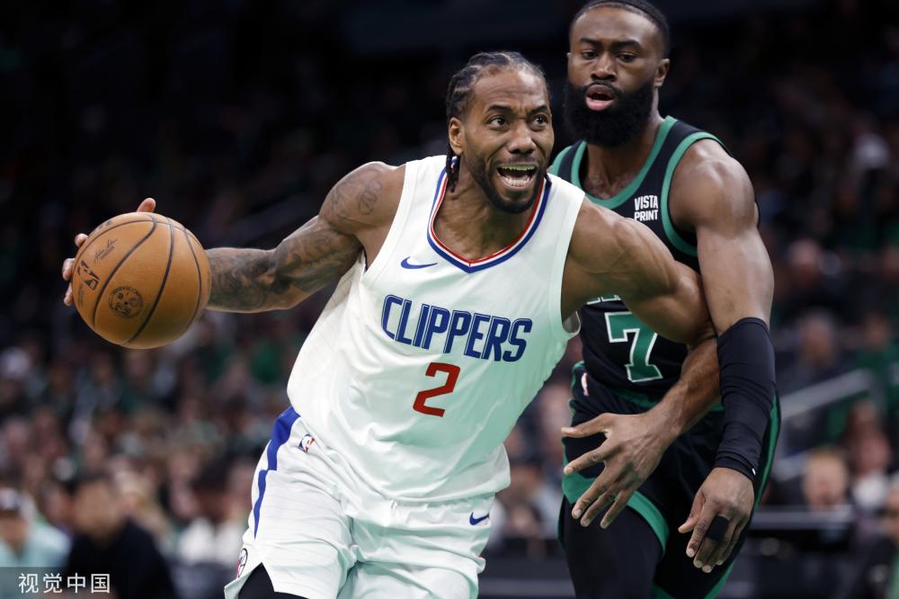 她凭借顽强 她凭借顽强