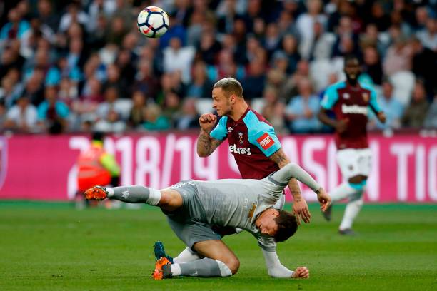 中国队通过 中国队通过